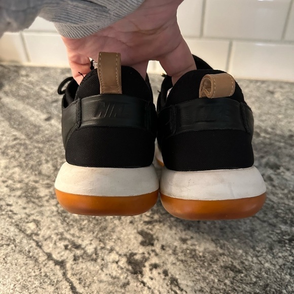 NIKE Roche 2 premium leather black men's sneaker.  9.5 - Picture 7 of 10